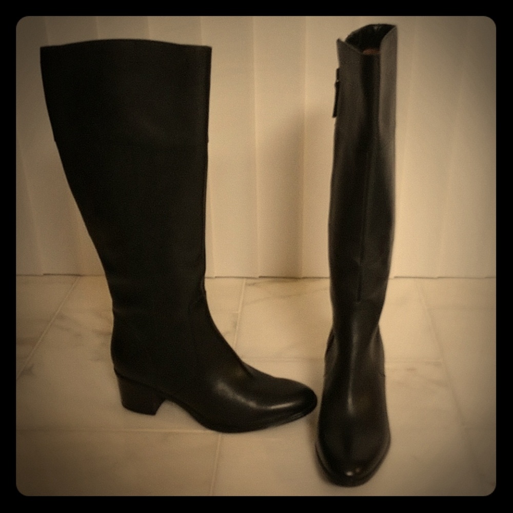 Naturalizer black leather boots